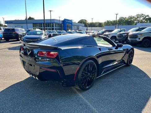 Used 2017 Chevrolet Corvette Stingray Coupe w/ 1LT RWD image 9