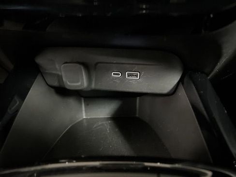 Certified 2025 Chevrolet Trax LT image 34