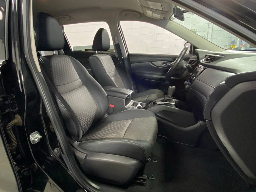 Used 2018 Nissan Rogue SV w/ Premium Package AWD/4WD image 31