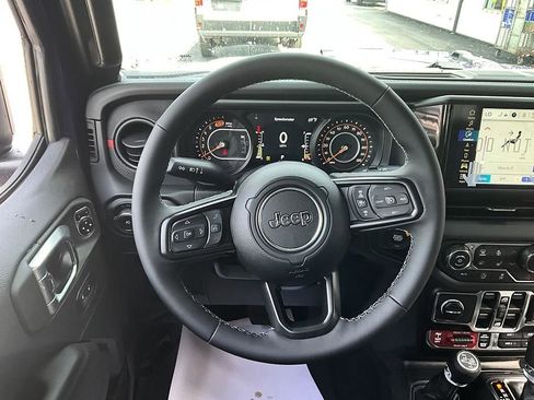 New 2026 Jeep Wrangler Unlimited Rubicon AWD/4WD image 31