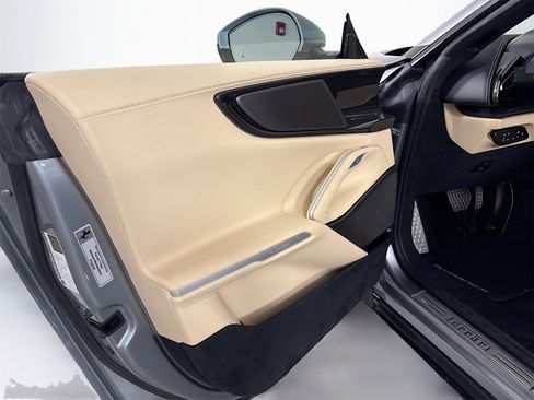 Certified 2025 Ferrari Purosangue image 10