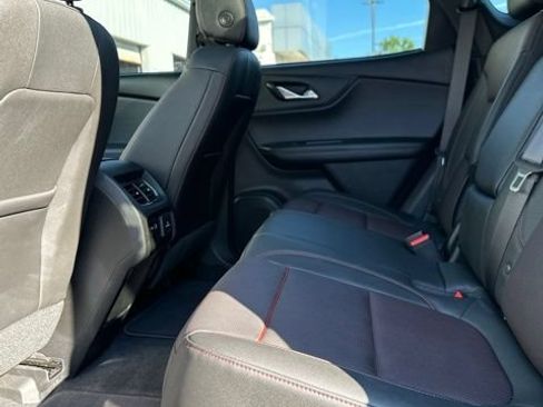 Used 2021 Chevrolet Blazer RS w/ Enhanced Convenience Package FWD image 13