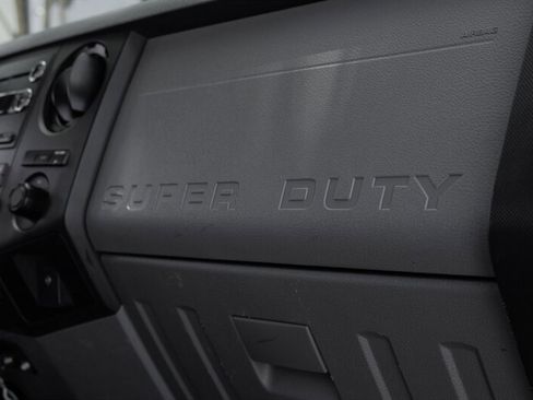 Used 2015 Ford F550 4x4 Regular Cab Super Duty image 19