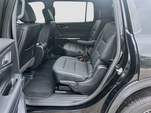 Used 2026 Chevrolet Traverse LT w/ Driver Confidence Package FWD image 24