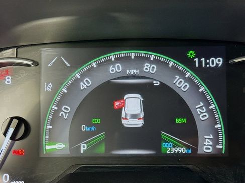 Used 2025 Toyota RAV4 XLE FWD image 15