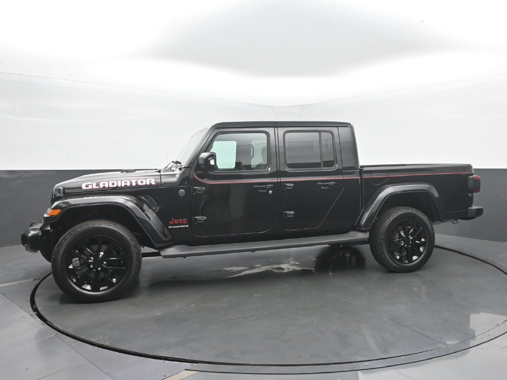 Used 2023 Jeep Gladiator Overland AWD/4WD image 2