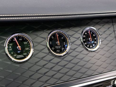 Used 2024 Bentley Flying Spur S V8 AWD/4WD image 24