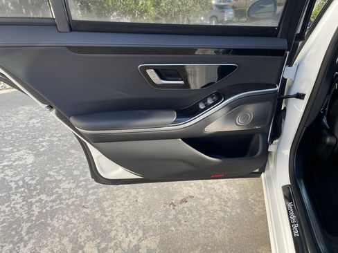 Certified 2022 Mercedes-Benz S 500 4MATIC image 36