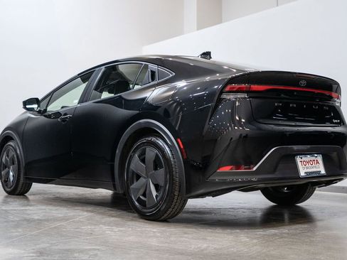 Used 2025 Toyota Prius LE image 7