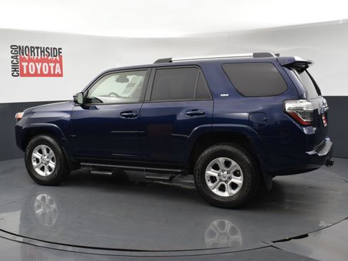 Used 2022 Toyota 4Runner SR5 RWD image 2