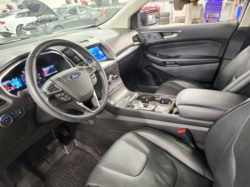 Used 2019 Ford Edge Titanium w/ Equipment Group 301A image 9