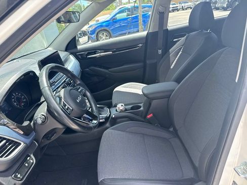 Used 2022 Kia Seltos S FWD image 5