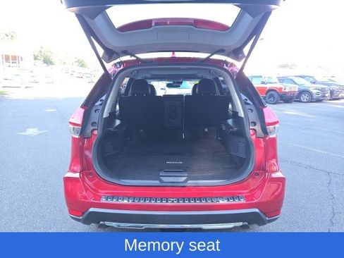 Used 2017 Nissan Rogue SL w/ SL Premium Package AWD/4WD image 12