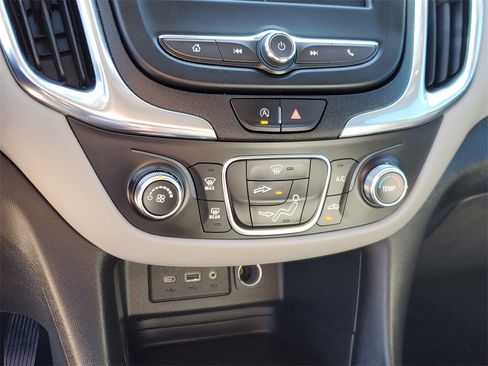 Used 2023 Chevrolet Equinox LS image 24