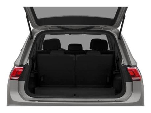 Used 2021 Volkswagen Tiguan S image 13