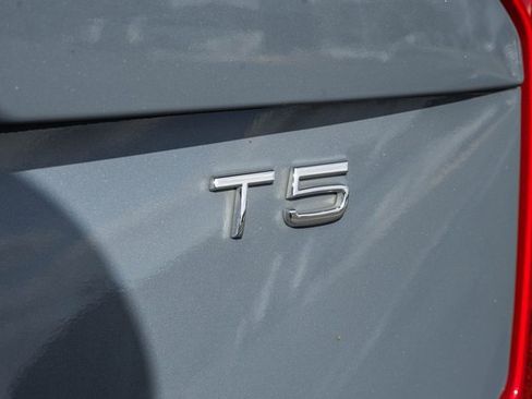 Used 2022 Volvo XC90 T5 Momentum w/ Advanced Package image 9