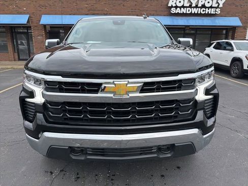 Used 2025 Chevrolet Silverado 1500 LT AWD/4WD image 2