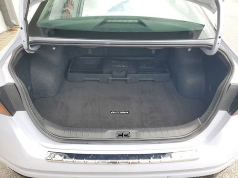 Certified 2023 Nissan Altima 2.5 SR w/ SR Premium Package FWD image 10