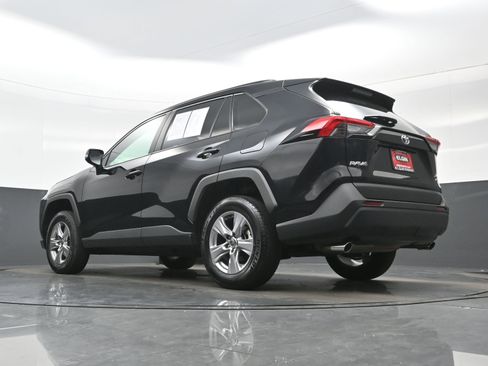 Used 2025 Toyota RAV4 XLE AWD/4WD image 30