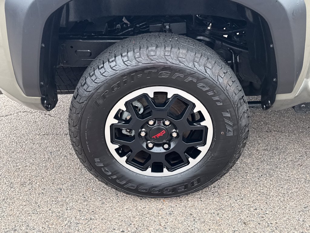 Used 2025 Toyota Tacoma TRD Off-Road AWD/4WD image 41