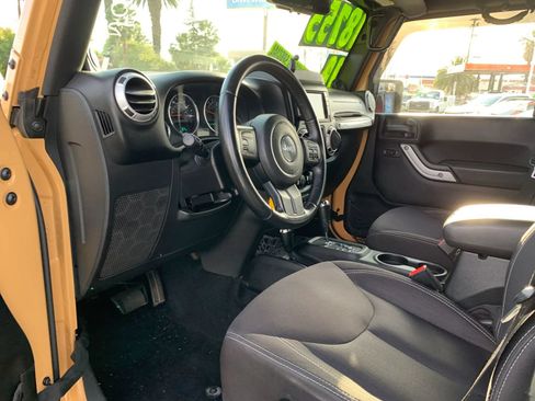 Used 2014 Jeep Wrangler Unlimited Sahara AWD/4WD image 13