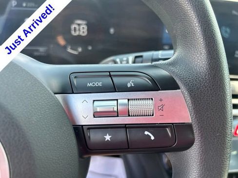 Used 2025 Hyundai Santa Cruz SEL FWD image 19