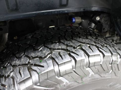 Used 2025 Ford F150 Raptor w/ Equipment Group 803A Raptor R AWD/4WD image 48