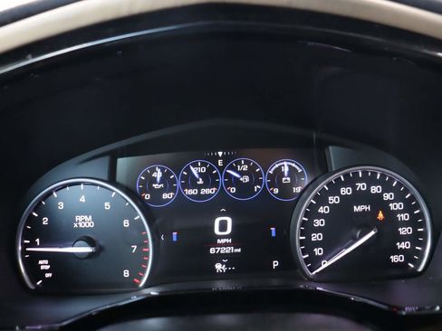 Used 2017 Cadillac XT5 Platinum w/ Driver Assist Package image 10