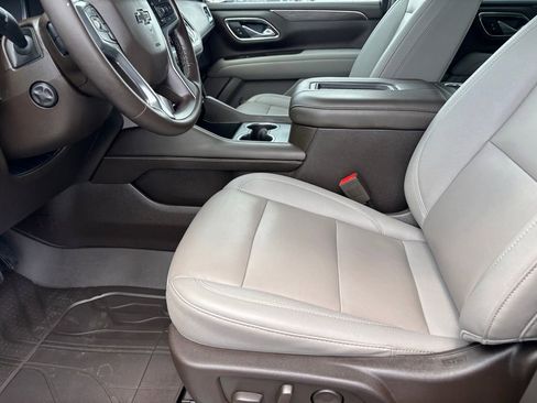 Certified 2023 Chevrolet Suburban Z71 w/ Luxury Package AWD/4WD image 10