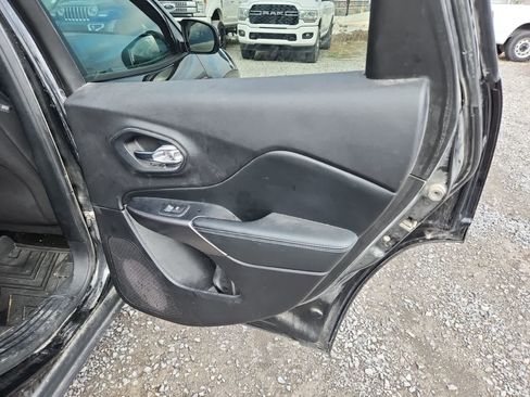 Used 2020 Jeep Cherokee Latitude image 24