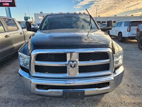 Used 2018 RAM 2500 Tradesman w/ Chrome Appearance Group image 2