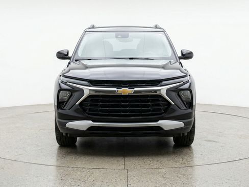 Used 2025 Chevrolet TrailBlazer LT FWD image 2