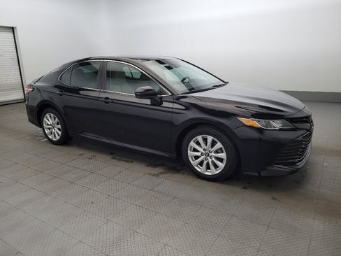 Used 2019 Toyota Camry LE image 11