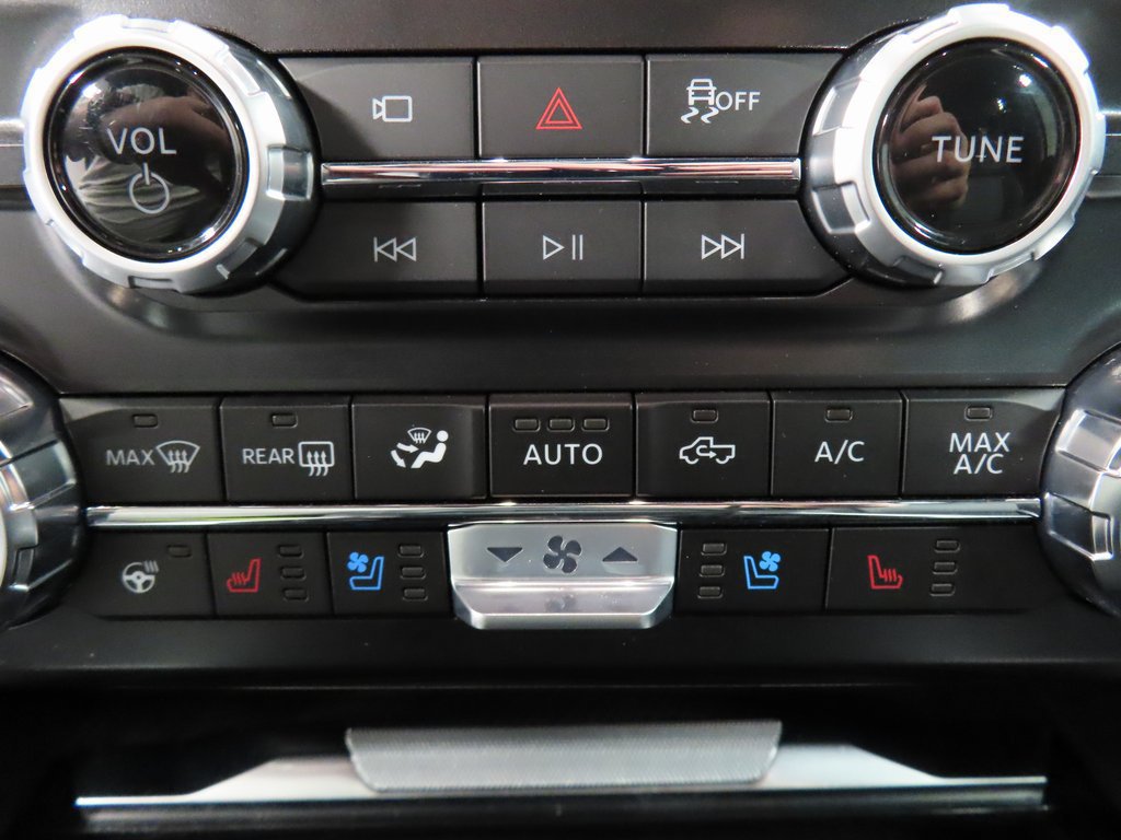 Used 2025 Ford F250 Platinum AWD/4WD image 69