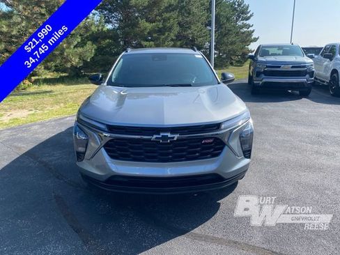 Used 2025 Chevrolet Trax RS w/ Driver Confidence Package FWD image 11