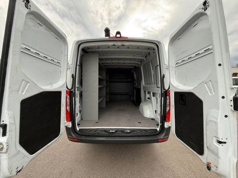 Used 2022 Mercedes-Benz Sprinter 1500 image 21