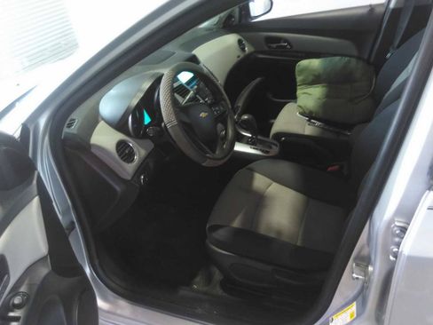 Used 2016 Chevrolet Cruze LS FWD image 6