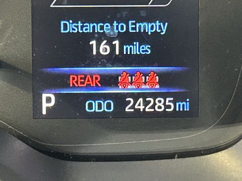 Certified 2022 Toyota Corolla Cross LE w/ Moonroof Package image 26