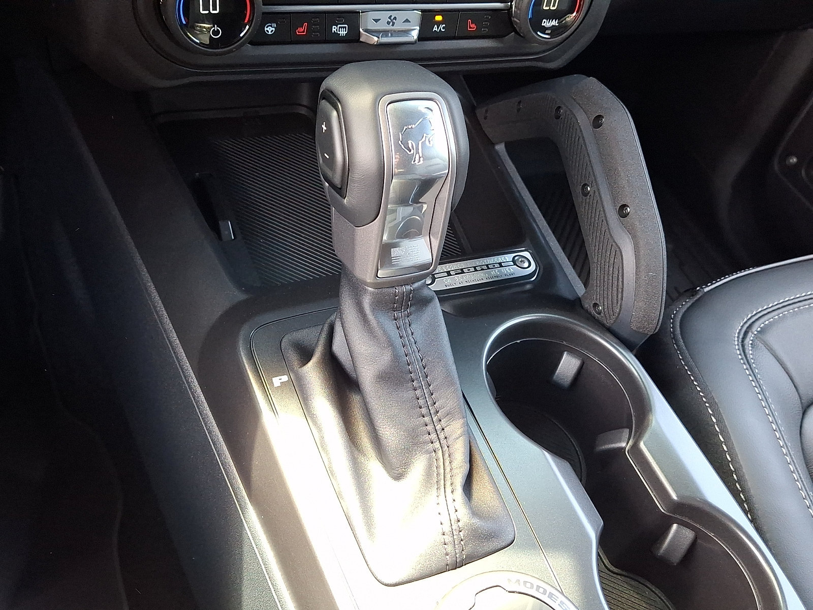New 2026 Ford Bronco Outer Banks w/ Sasquatch Package AWD/4WD image 13