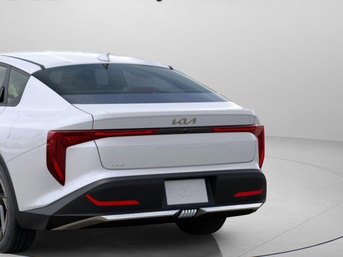 New 2026 Kia K4 EX image 6
