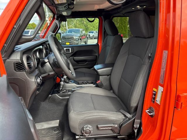 Used 2023 Jeep Wrangler Unlimited Sport AWD/4WD image 18