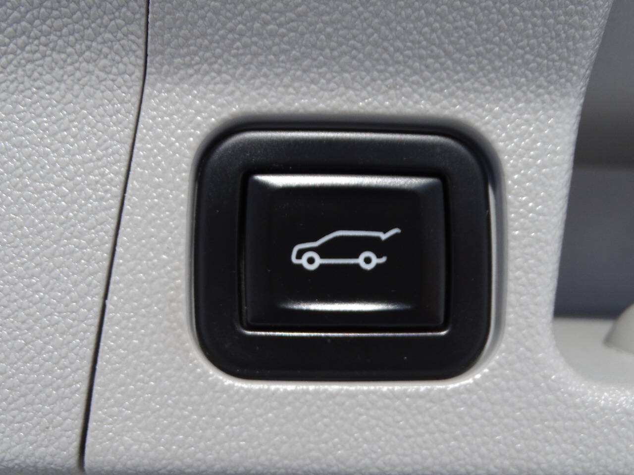 Used 2023 GMC Acadia AWD SLE image 41