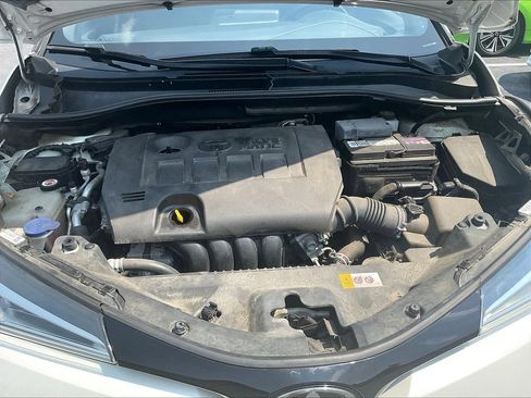 Used 2018 Toyota C-HR XLE FWD image 28