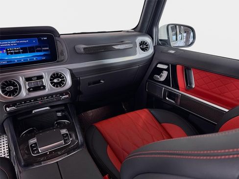 Used 2025 Mercedes-Benz G 63 AMG 4MATIC image 26