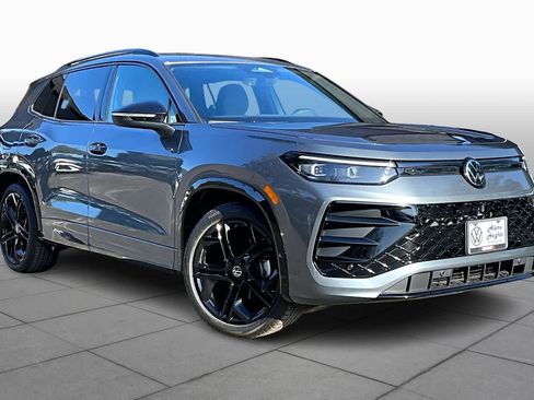 New 2026 Volkswagen Tiguan SE R-Line FWD image 2
