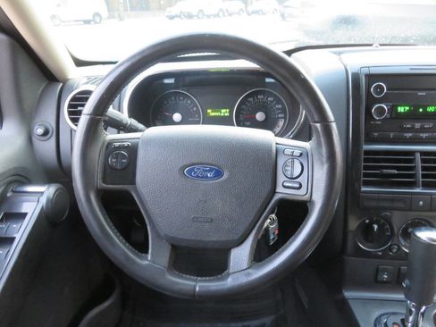 Used 2010 Ford Explorer XLT image 13