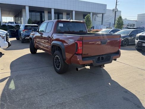 Used 2025 Toyota Tacoma TRD Off-Road image 7