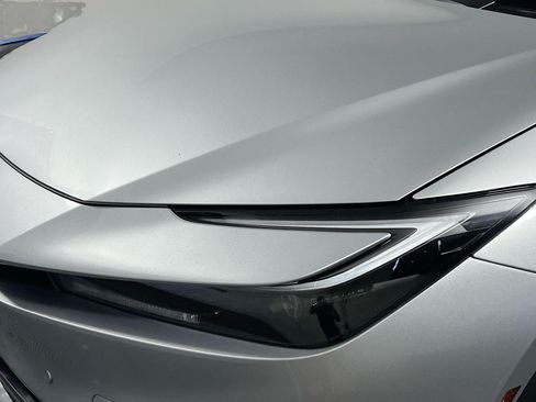 New 2026 Toyota Prius Plug-In Hybrid FWD image 11
