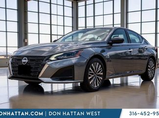 Used 2025 Nissan Altima 2.5 SV FWD video 1