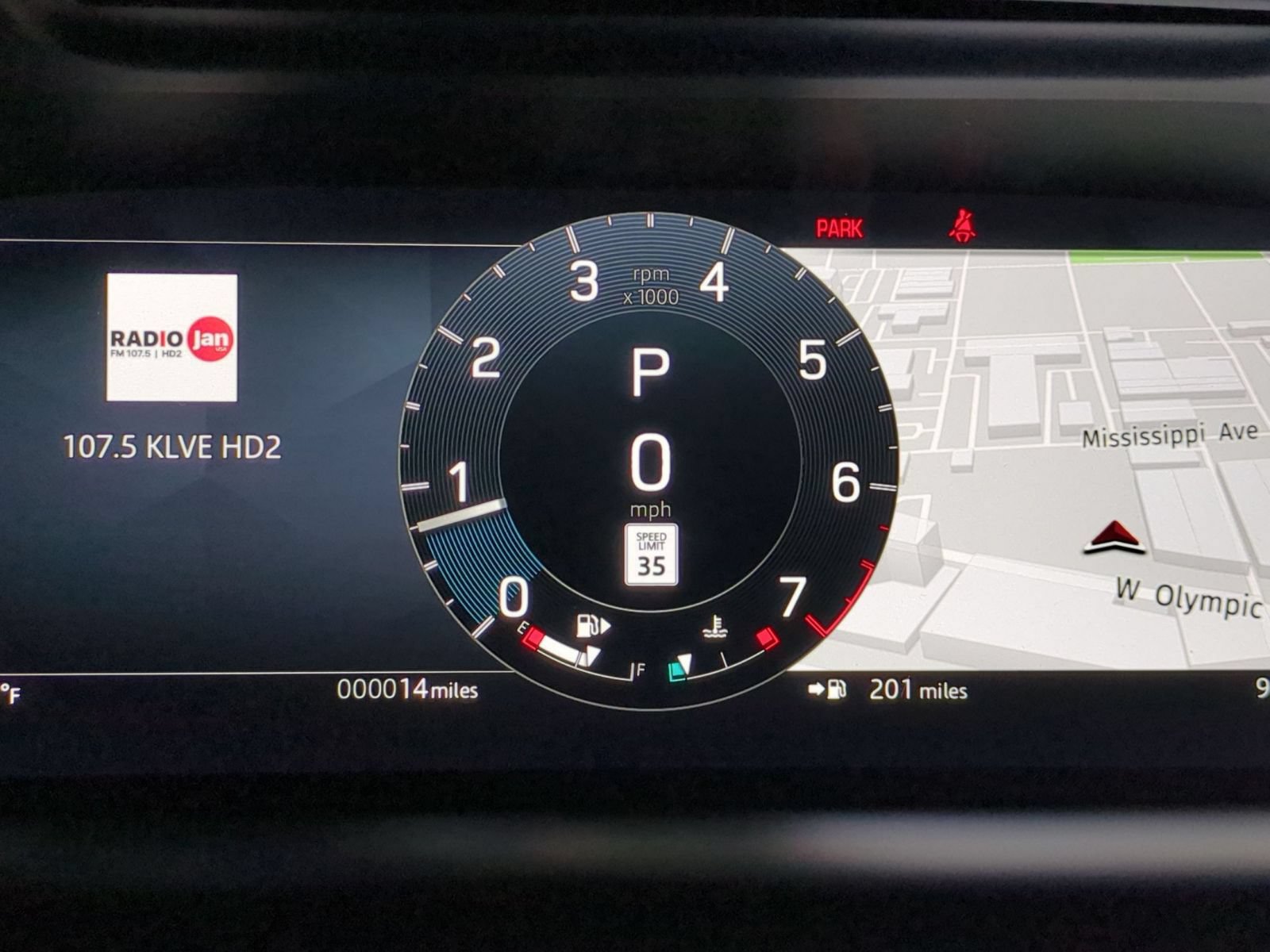 New 2026 Land Rover Discovery Sport Landmark AWD/4WD image 18